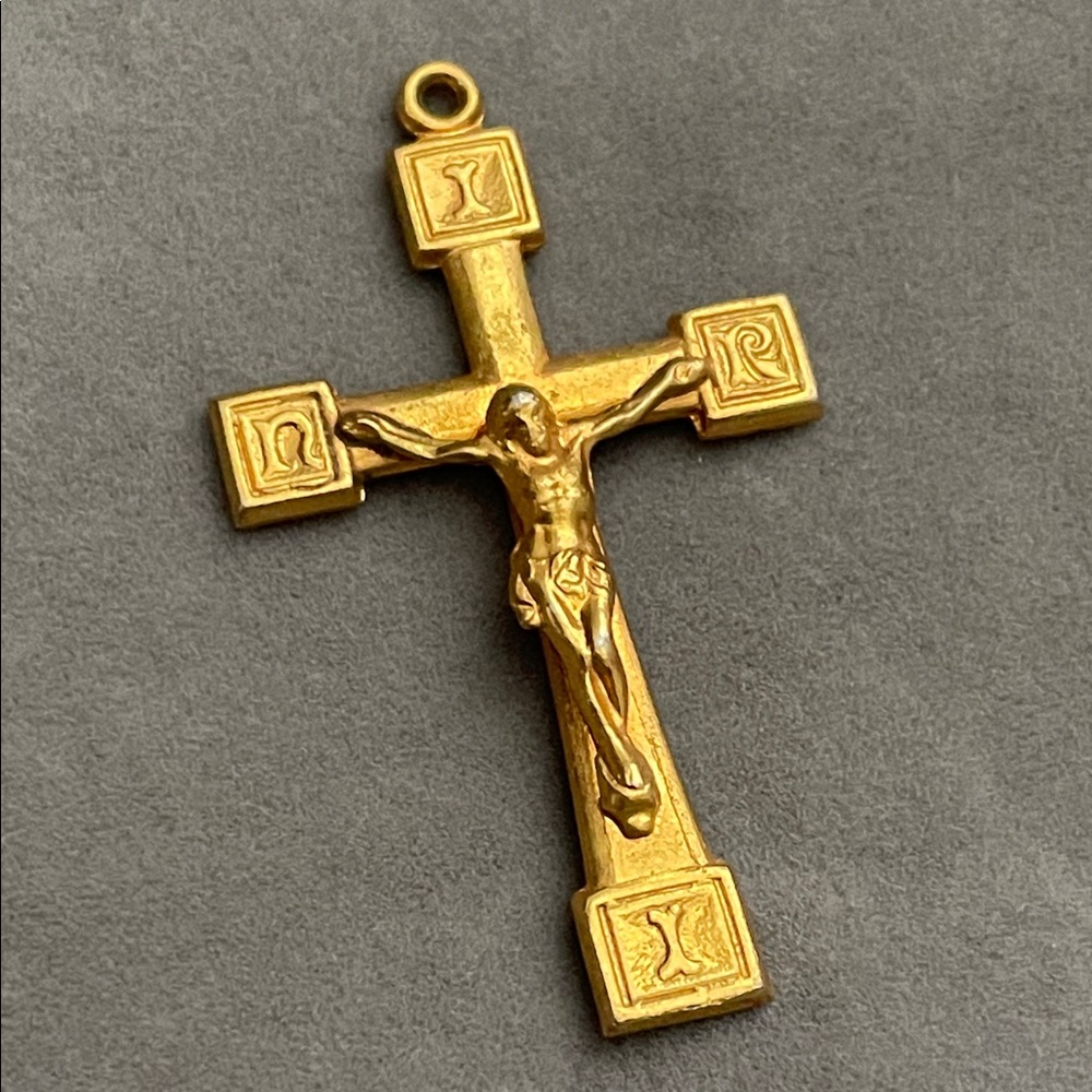 Vintage Gold tone Crucifix Pendant
